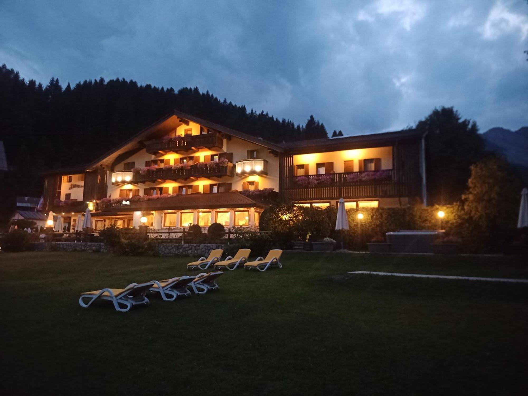 Park Hotel Arnica Falcade Eksteriør bilde